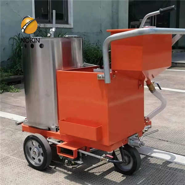 Driving Type Road Paint Machine For Athlete Field For Sale 